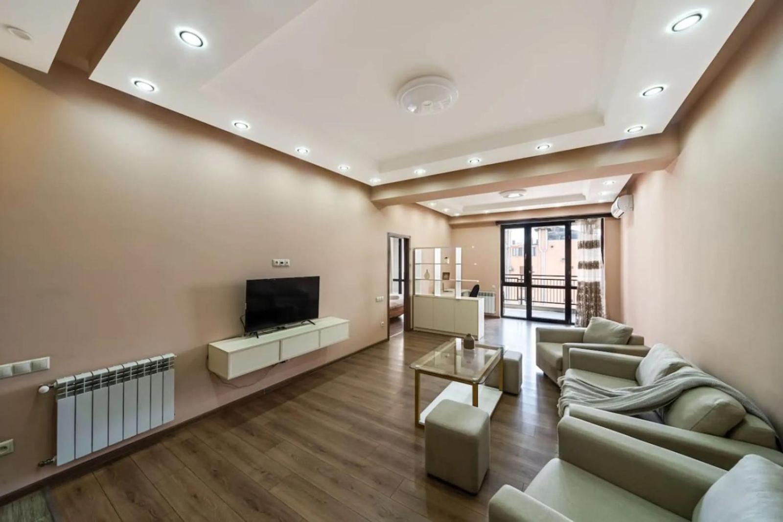 Fantastic Apartments Near Republic Square, Perfect Location, Mystreet Company Jerevan Eksteriør billede